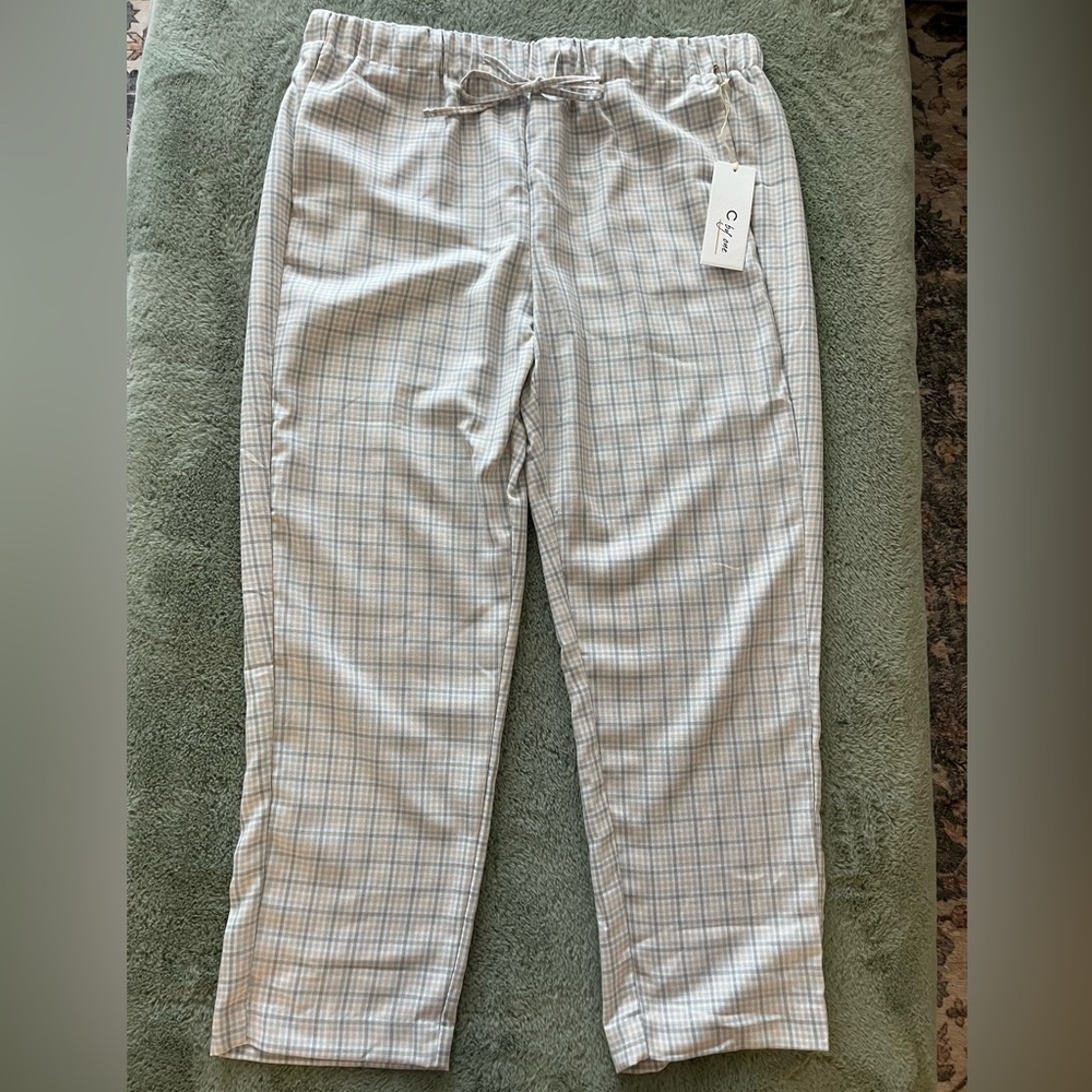 Women’s Gray Plaid Pants
